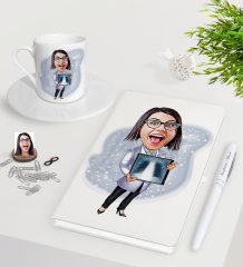 Kişiye Özel Bayan Radyolojist Karikatürlü Beyaz Defter Kalem Türk Kahvesi Fincanı Seti-1
