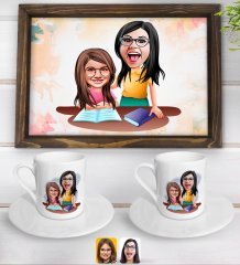 Kişiye Özel Anne Kız Karikatürlü Doğal Ahşap Tepsi ve 2’li Kahve Fincan Seti-1