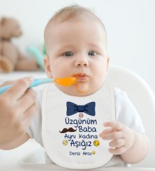 BK Kids Kişiye Özel Aynı Kadına Aşığız Tasarımlı Bebek Mama Önlüğü - Model 1