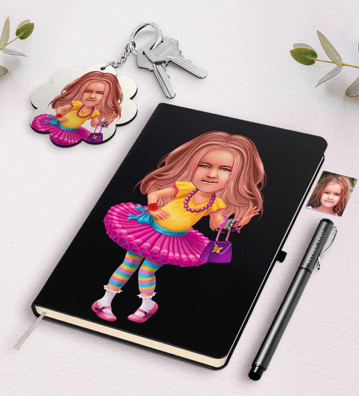 Kişiye Özel Kız Çocuk Karikatürlü Siyah Defter Kalem Ve Anahtarlık Hediye Seti-11