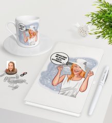 Kişiye Özel Bayan Kolay Yetişmiyor Karikatürlü Beyaz Defter Kalem Türk Kahvesi Fincanı Seti-6
