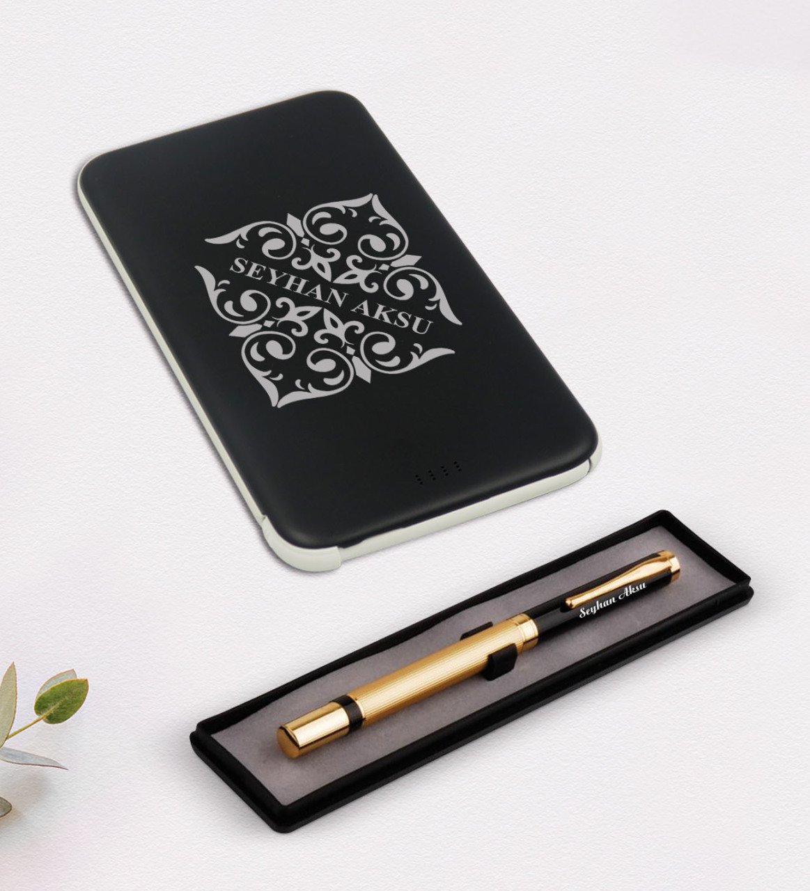 Kişiye Özel İsimli Lüks Siyah Kalem ve 5.000 Mah Powerbank Hediye Seti-10