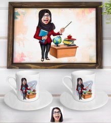Kişiye Özel Tesettürlü Kadın Öğretmen Karikatürlü Doğal Ahşap Tepsi ve 2’li Kahve Fincan Seti-1