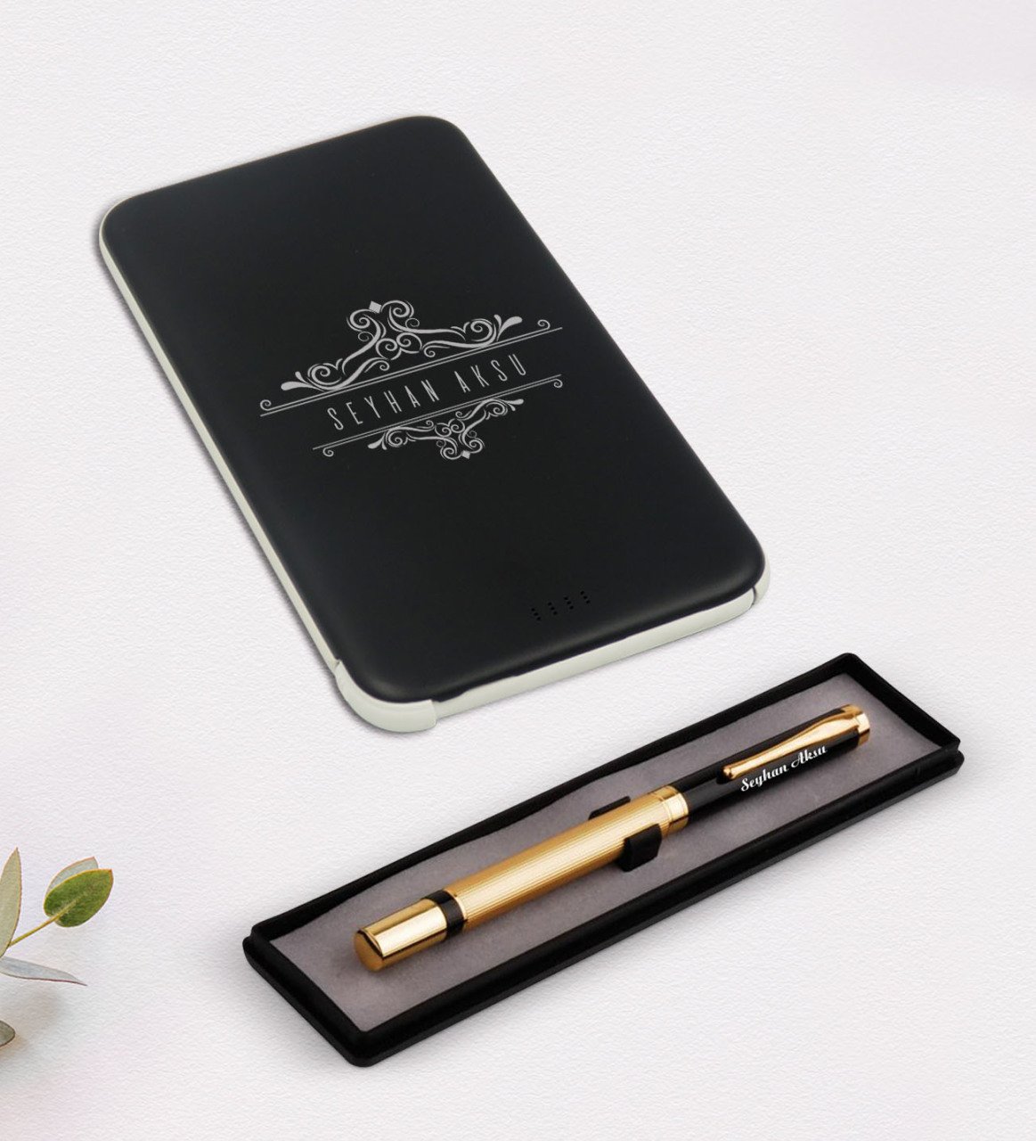 Kişiye Özel İsimli Lüks Siyah Kalem ve 5.000 Mah Powerbank Hediye Seti-8
