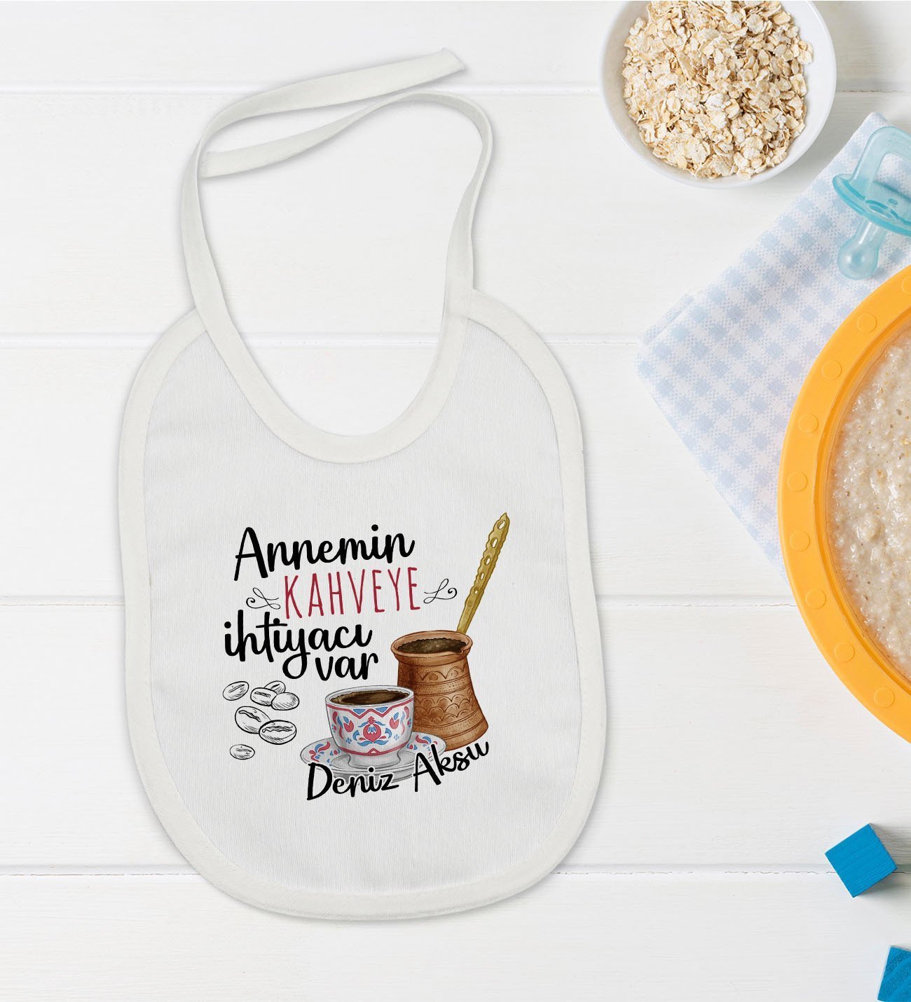 BK Kids Kişiye Özel Annemin Kahveye İhtiyacı Var Tasarımlı Bebek Mama Önlüğü - Model 1