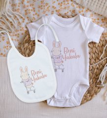 BK Kids Beni Yakala Tasarımlı Bebek Body Zıbın ve Mama Önlüğü Hediye Seti - Model 1