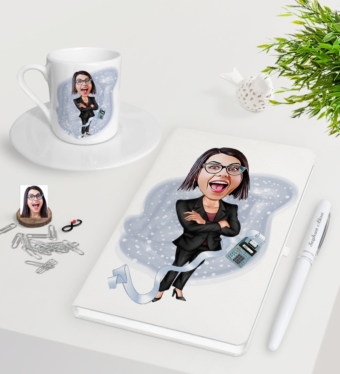 Kişiye Özel Bayan Muhasebeci Karikatürlü Beyaz Defter Kalem Türk Kahvesi Fincanı Seti-2