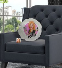 Kişiye Özel İsimli Kadın Dövme Sanatçısı Karikatürlü Yuvarlak Dekoratif Kırlent Yastık-1