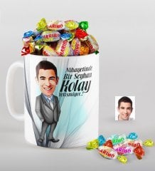 Kişiye Özel Bay Kolay Yetişmiyor Karikatürlü Kupa ve Haribo Fruitbons Şeker Hediye Seti-1