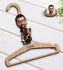 Kişiye Özel Okçu Karikatürlü Standart Boy Ahşap Elbise Askısı-1