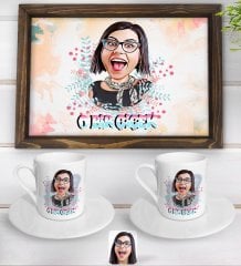 Kişiye Özel O Bir Çiçek Karikatürlü Doğal Ahşap Tepsi ve 2’li Kahve Fincan Seti-2
