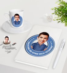Kişiye Özel Erkek Kolay Yetişmiyor Karikatürlü Beyaz Defter Kalem Türk Kahvesi Fincanı Seti-3