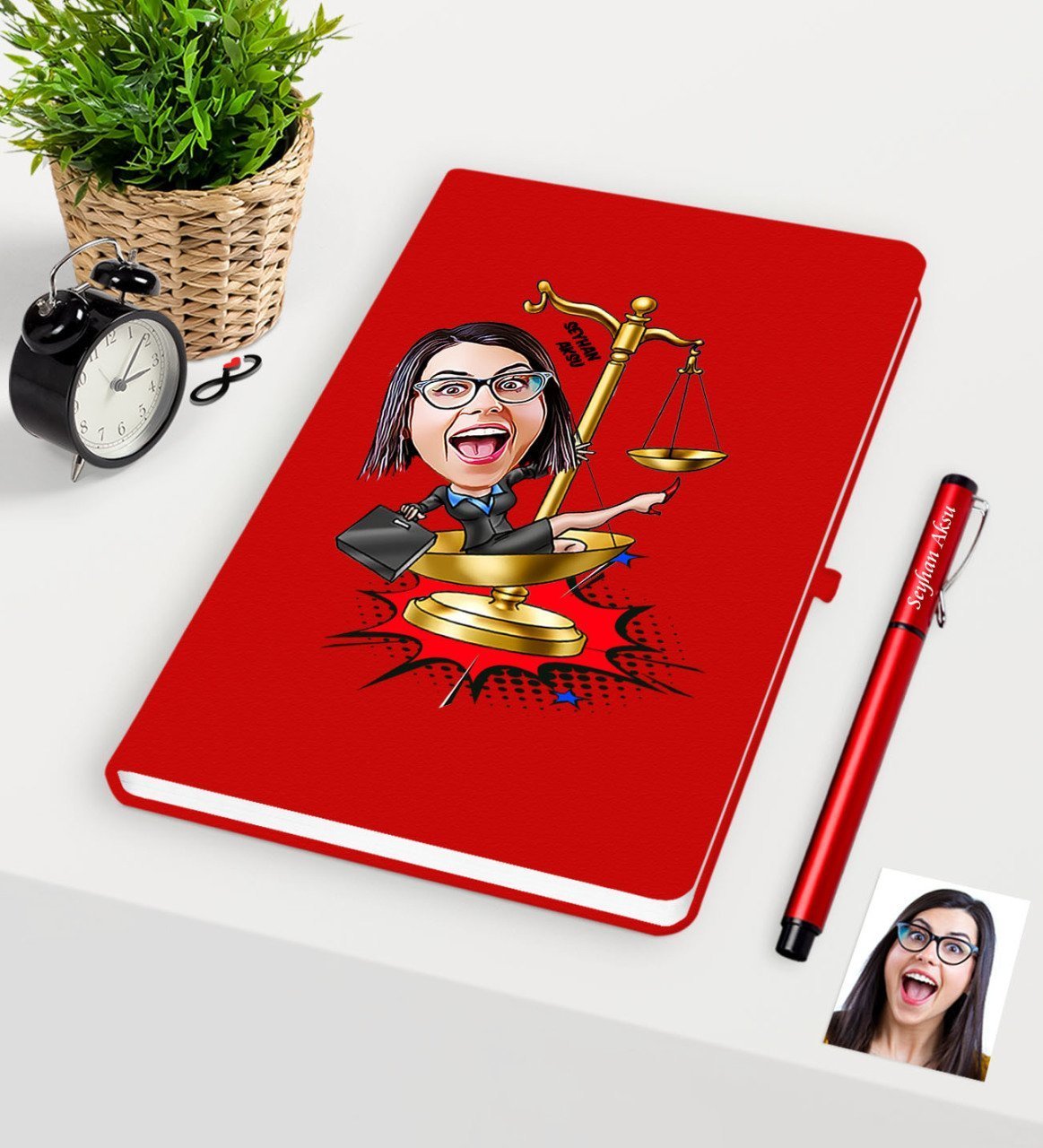 Kişiye Özel Bayan Avukat Karikatürlü Kırmızı Defter Kalem Seti - 4