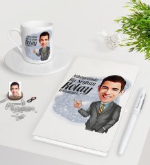 Kişiye Özel Erkek Kolay Yetişmiyor Karikatürlü Beyaz Defter Kalem Türk Kahvesi Fincanı Seti-2