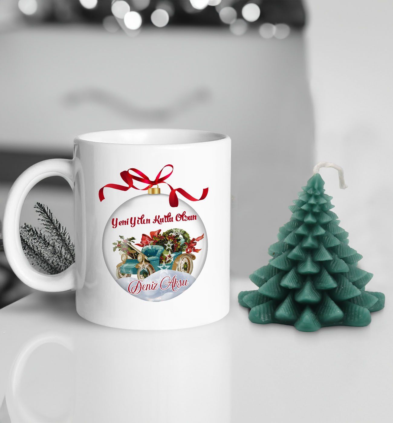 Yılbaşı Hediyesi BK Gift Kişiye Özel Yeni Yıl Tasarımlı Beyaz Kupa Bardak ve Kokulu Çam Ağacı Mum Hediye Seti-1, Sevgiliye Hediye, Arkadaşa Hediye