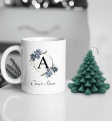 Yılbaşı Hediyesi BK Gift Kişiye Özel Baş Harfli İsimli Beyaz Kupa Bardak ve Kokulu Çam Ağacı Mum Hediye Seti, Sevgiliye, Arkadaşa Hediye