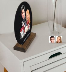 Kişiye Özel Sevgililer Karikatürlü Yuvarlak Ahşap Biblo-12
