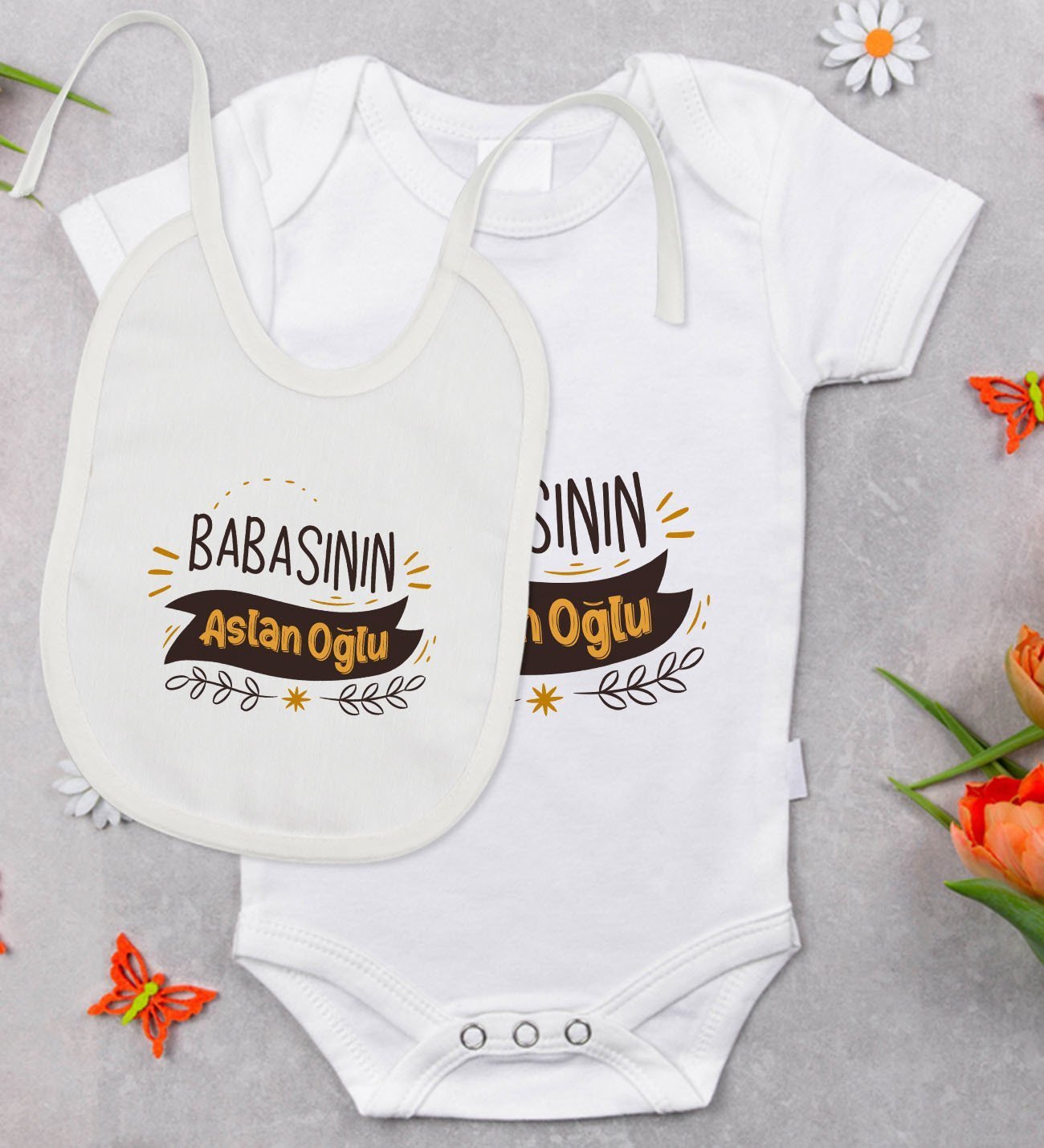 BK Kids Babasının Aslan Oğlu Tasarımlı Bebek Body Zıbın ve Mama Önlüğü Hediye Seti - Model 1