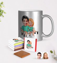 Kişiye Özel Sevgililer Karikatürlü Krom Kupa ve Çikolata Hediye Seti-55