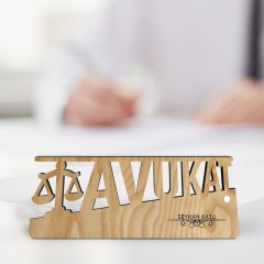 Kişiye Özel Mesleki Avukat Ahşap Masa İsimliği (Model E19)