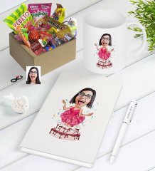 Kişiye Özel Bayan Doğum Günü Karikatürlü Nostaljik Lezzetler Defter Kalem Kupa Hediye Seti-1