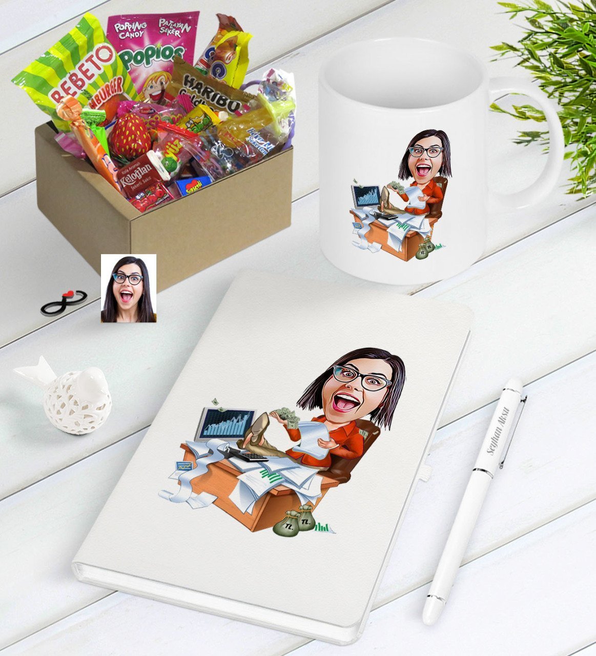 Kişiye Özel Bayan Bankacı Karikatürlü Nostaljik Lezzetler Defter Kalem Kupa Hediye Seti-1