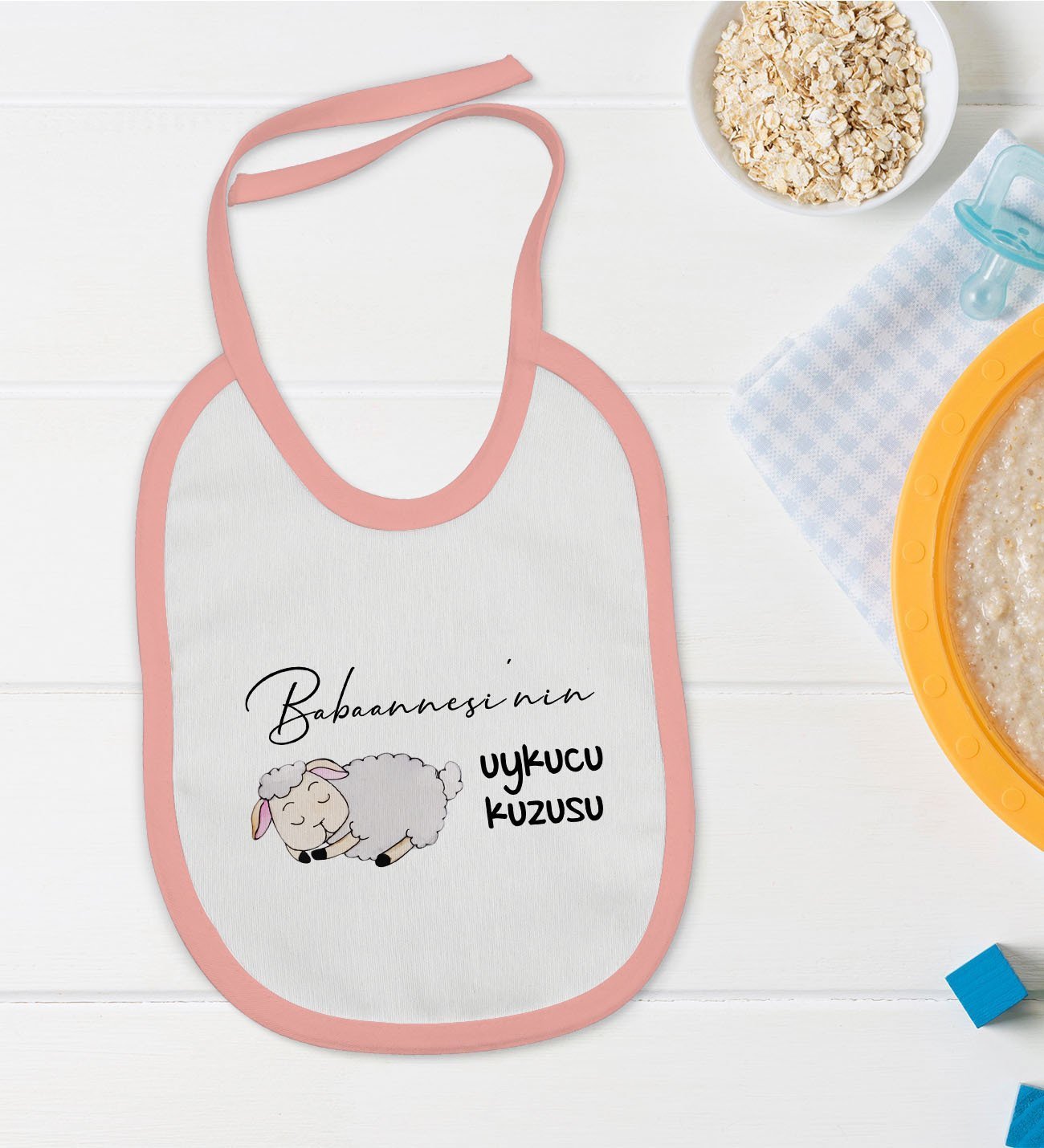 BK Kids Babaannesinin Uykucu Kuzusu Tasarımlı Pembe Bebek Mama Önlüğü