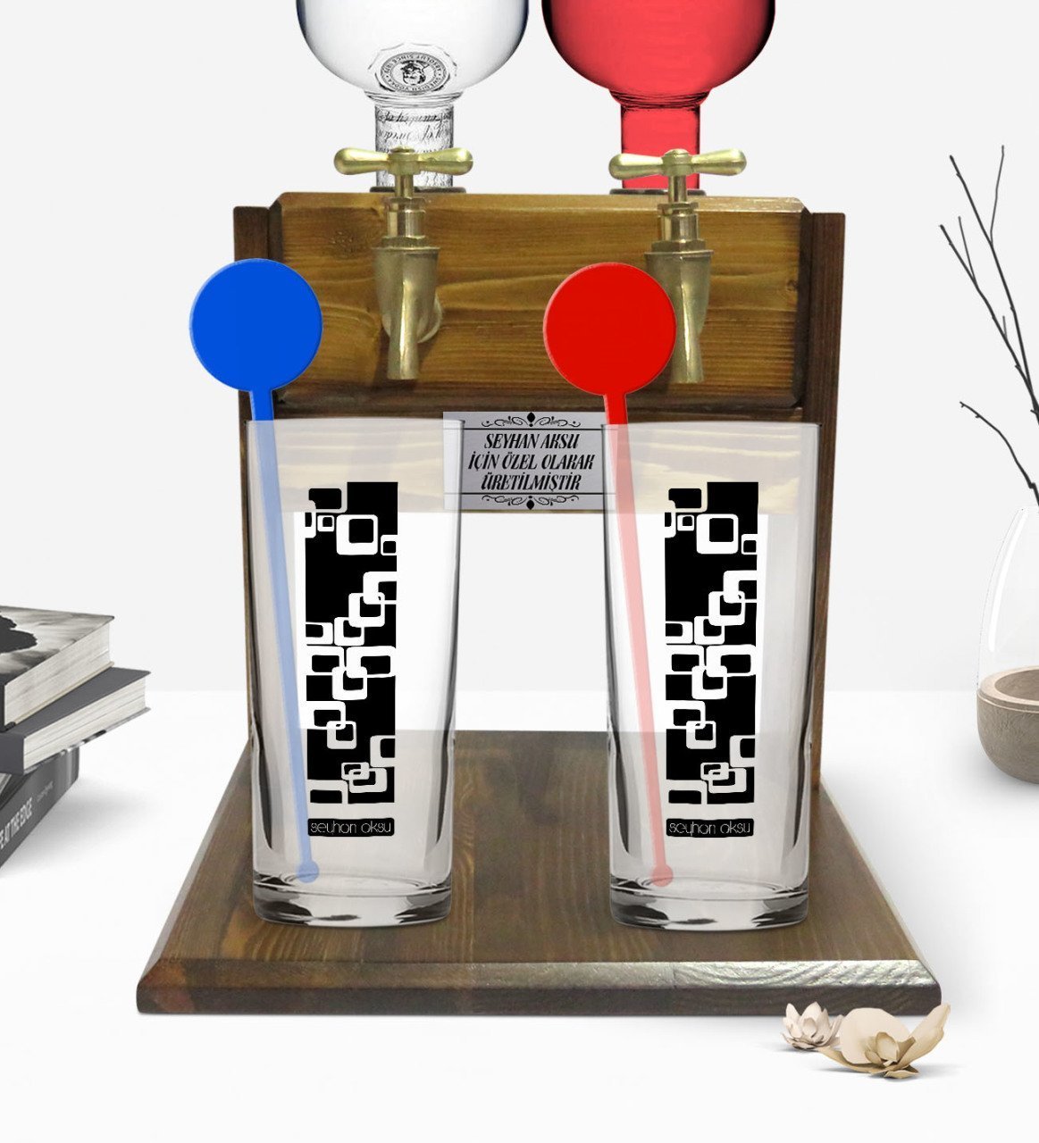 Kişiye Özel Renkli Baskılı İsimli İkili Vodka Bardağı ve Çift Musluklu Doğal Ahşap Vodka Standı-121
