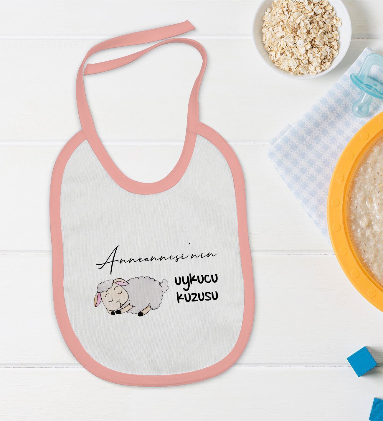BK Kids Anneannesinin Uykucu Kuzusu Tasarımlı Pembe Bebek Mama Önlüğü