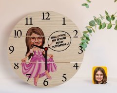 Kişiye Özel Kız Çocuk Kolay Yetişmiyor Karikatürlü Otantik Ahşap Palet Saat-4