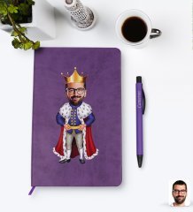 Kişiye Özel Kral Karikatürlü Mor Termo Deri Defter Kalem Seti Model 1