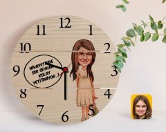 Kişiye Özel Kız Çocuk Kolay Yetişmiyor Karikatürlü Otantik Ahşap Palet Saat-1