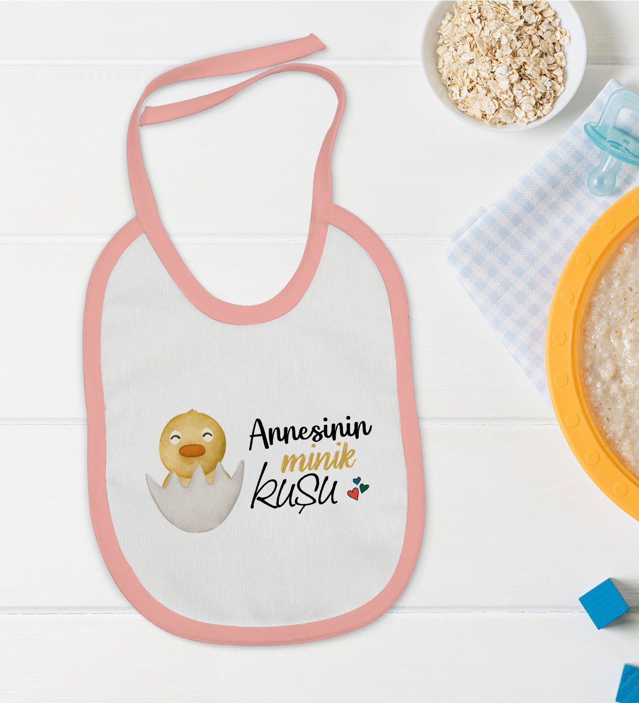 BK Kids Annesinin Minik Kuşu Tasarımlı Pembe Bebek Mama Önlüğü
