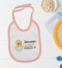 BK Kids Annesinin Minik Kuşu Tasarımlı Pembe Bebek Mama Önlüğü