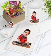 Kişiye Özel Bay DJ Karikatürlü Nostaljik Lezzetler Defter Kalem Kupa Hediye Seti