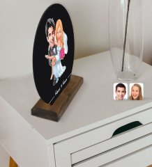 Kişiye Özel Evleniyoruz Karikatürlü Yuvarlak Ahşap Biblo-9