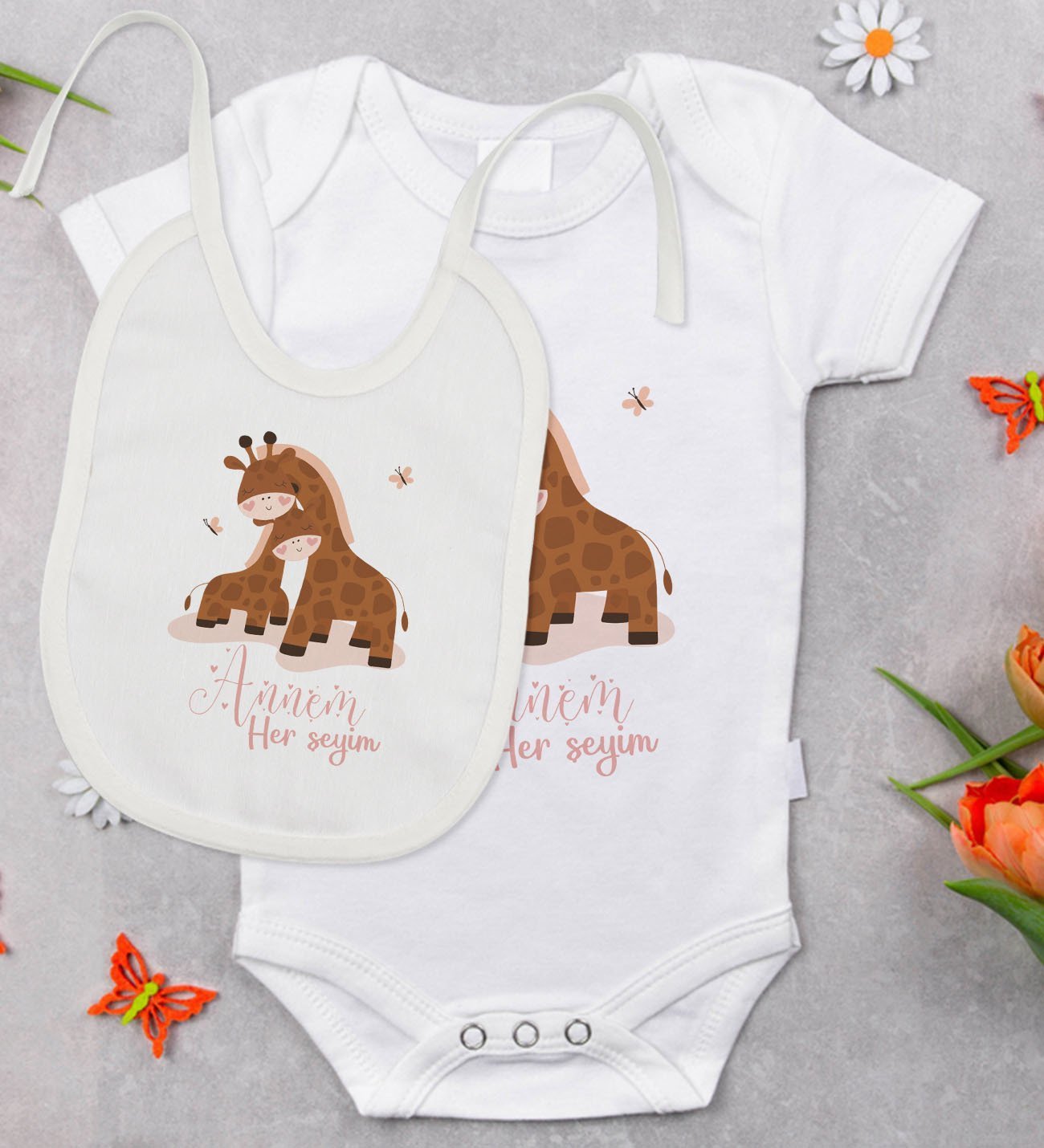 BK Kids Annem Her Şeyim Tasarımlı Bebek Body Zıbın ve Mama Önlüğü Hediye Seti - Model 2