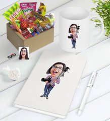 Kişiye Özel Bayan Profesyonel Fotoğrafçı Karikatürlü Nostaljik Lezzetler Defter Kalem Kupa Hediye Seti