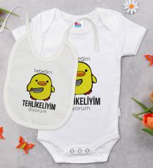 BK Kids Tehlikeliyim Diyorum Tasarımlı Beyaz Bebek Body Zıbın ve Mama Önlüğü Hediye Seti-1