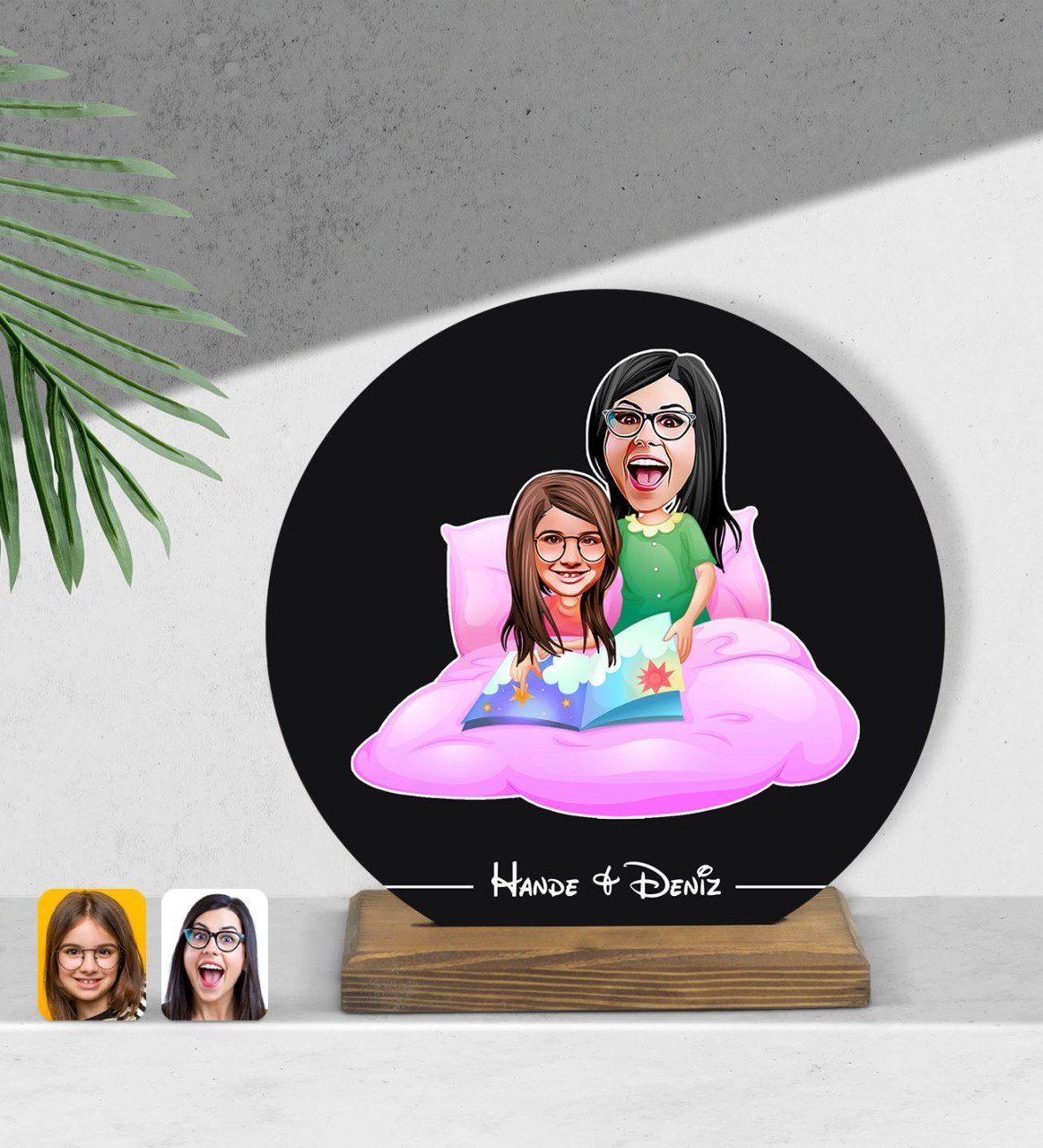 Kişiye Özel Anne Kız Karikatürlü Yuvarlak Ahşap Biblo-3