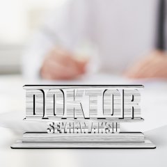 Kişiye Özel Mesleki Doktor Ahşap Masa İsimliği (Model A8)