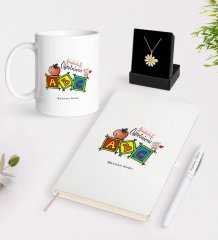 Kişiye Özel Anasınıfı Öğretmeni Beyaz Kupa Defter Kalem ve İsimli Papatya Kolye Hediye Seti-1