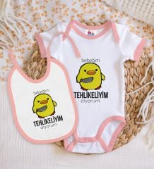 BK Kids Tehlikeliyim Diyorum Tasarımlı Pembe Bebek Body Zıbın ve Mama Önlüğü Hediye Seti-1