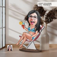 BK Gift Kişiye Özel Tatilci Kadın Karikatürlü Büyük Boy Ahşap Biblo-2 Arkadaşa Hediye , Sevgiliye Hediye, Kişiye Özel Biblolar