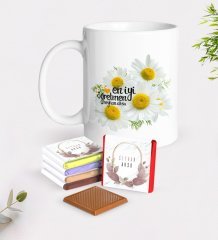Kişiye Özel Papatya Temalı En İyi Öğretmen Beyaz Kupa ve Çikolata Hediye Seti-12