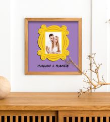 BK Gift Kişiye Özel Fotoğraflı Friends Kapı Çerçevesi Kabartmalı Ahşap Tablo