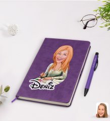 Kişiye Özel Kadın Grafik Tasarımcı Karikatürlü Mor Termo Deri Defter Kalem Seti Model 1