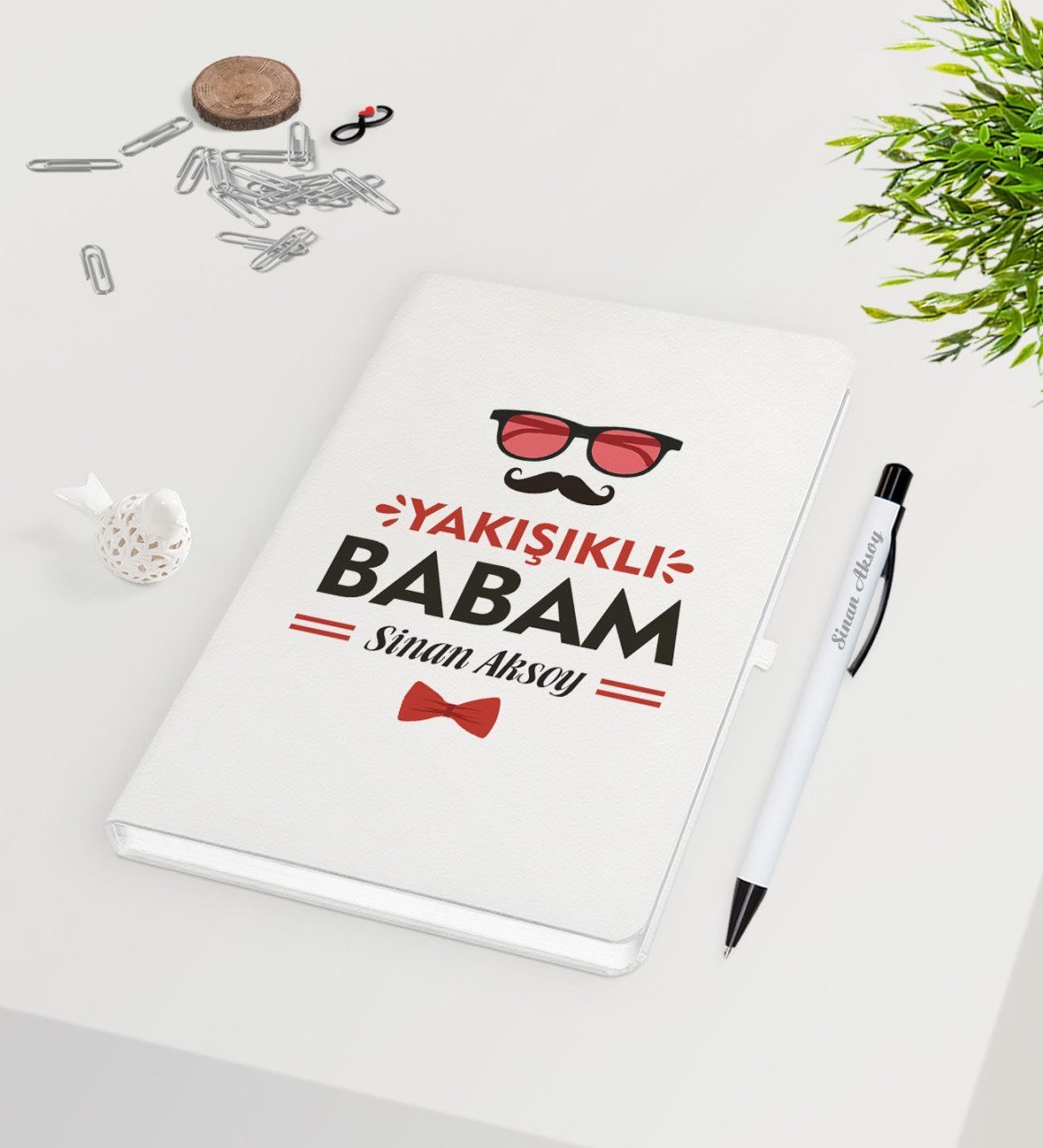 Kişiye Özel Yakışıklı Babam Tasarımlı 9x14cm Beyaz Defter ve Kalem Hediye Seti - Model 3