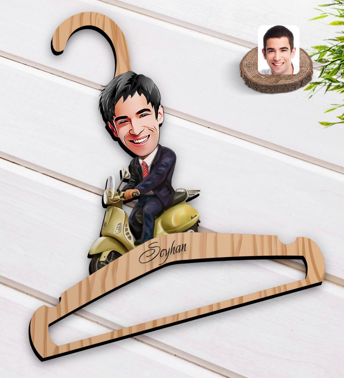 Kişiye Özel Erkek Motorcu Karikatürlü Standart Boy Ahşap Elbise Askısı-3