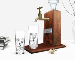 Kişiye Özel Renkli Baskılı Öpücük Tasarımlı İkili Rakı Bardağı ve Ahşap Rakı Standı Hediye Seti-2